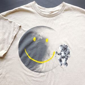 Threadless Make a Smile T Shirt Mens XL Beige Astronaut Moon by Digital Carbine